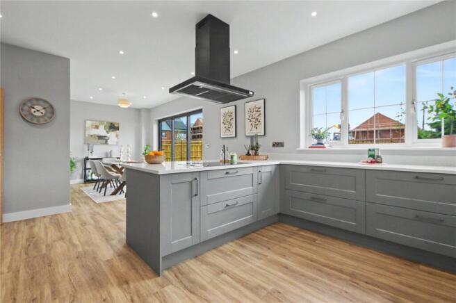 5 bed House for sale Image 4
