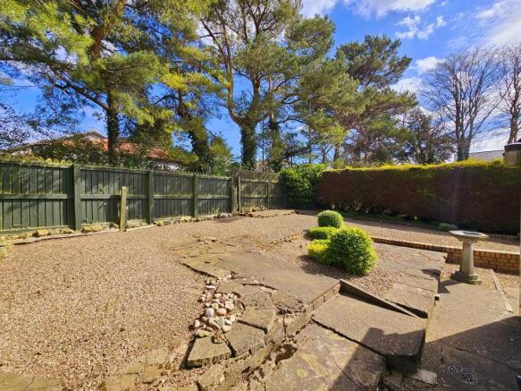2 bed Semi-Detached Bungalow for sale Image 10