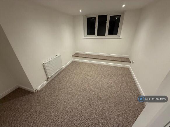 2 bed Terraced to rent Image 7