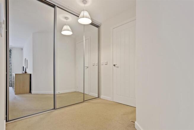 2 bed Apartment for sale Image 11