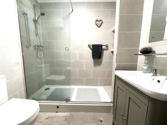 Shower Room.jpg
