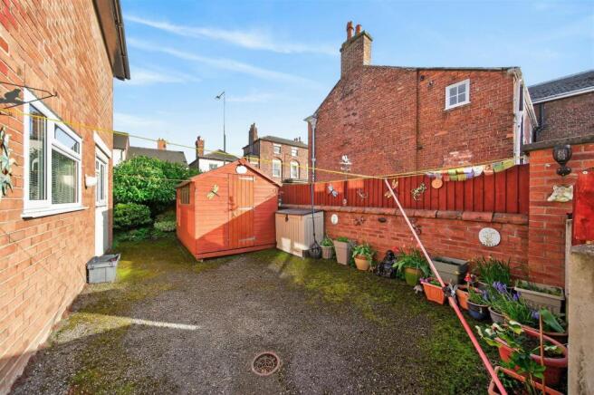 Willow Crescent, Ellesmere. photo 4