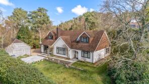 Little Stoke, Sandgate Lane, Pulborough RH20 3HJ