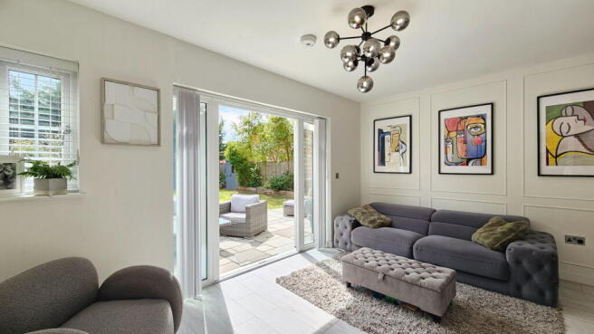Addison Gardens, Newbury, RG14 2FR photo 3