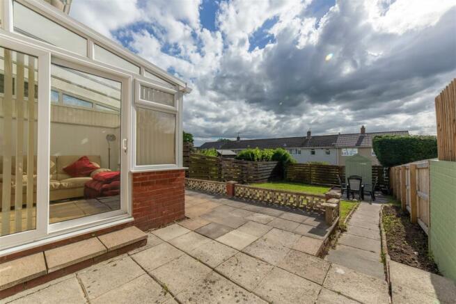 4 Tenby Close-17.jpg