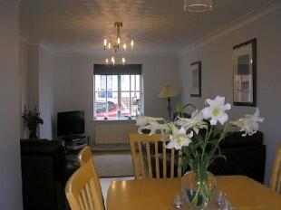 LOUNGE/DINER