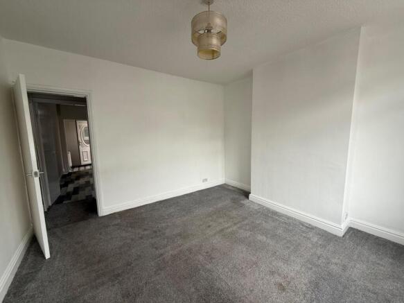 2 bed House to rent Image 3