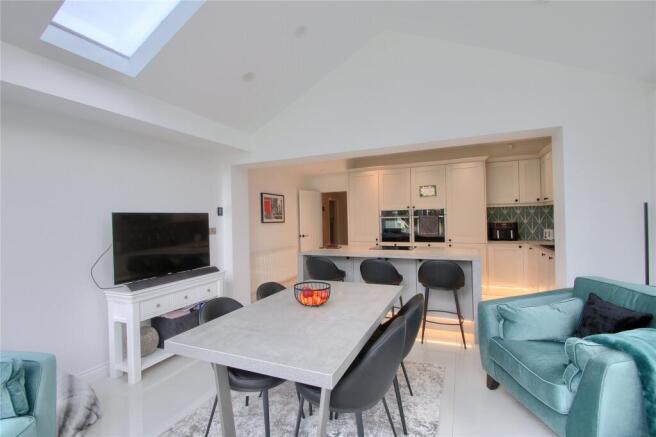 3 bed Bungalow for sale Image 8