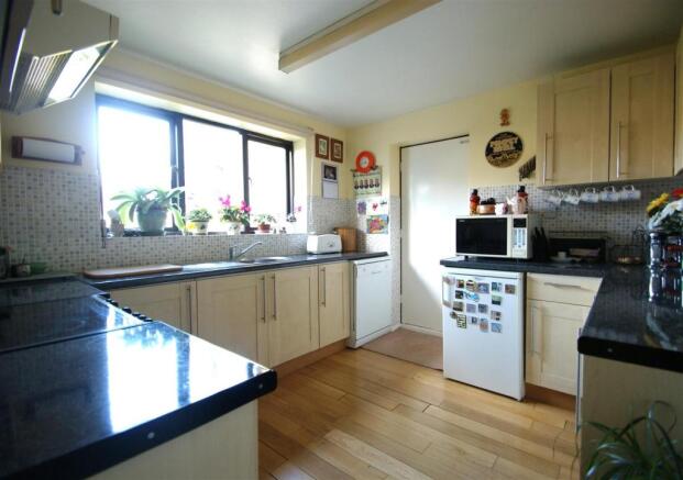 Kitchen.JPG