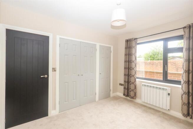 2 bed Detached Bungalow for sale Image 8