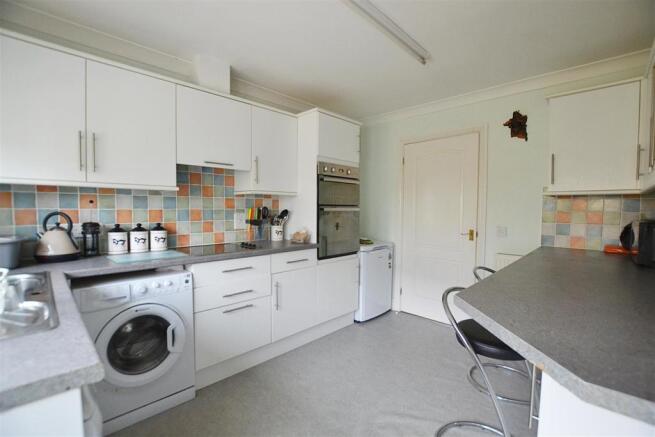kitchen..JPG