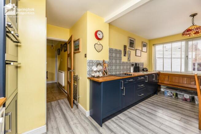 3 bed Semi-Detached for sale Image 6