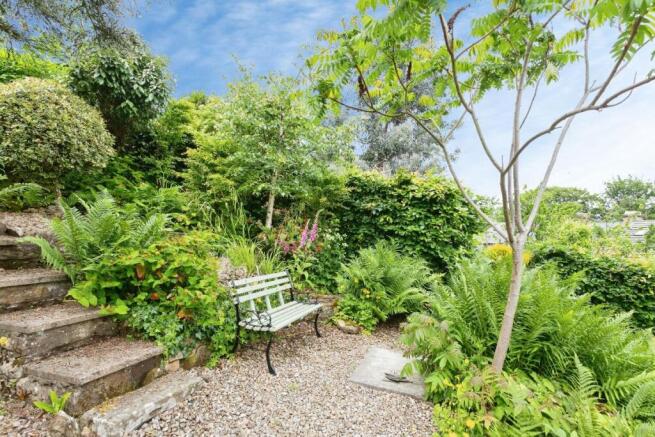3 bed Semi-Detached for sale Image 3