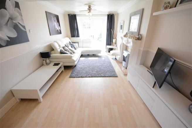 Attractive Lounge: