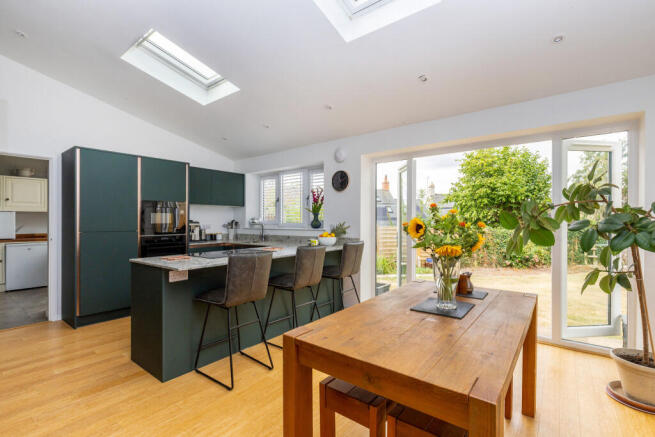Kitchen/Dining Area