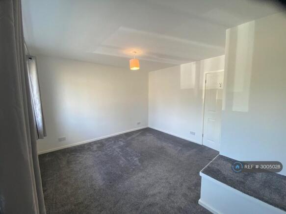 2 bed Terraced to rent Image 11