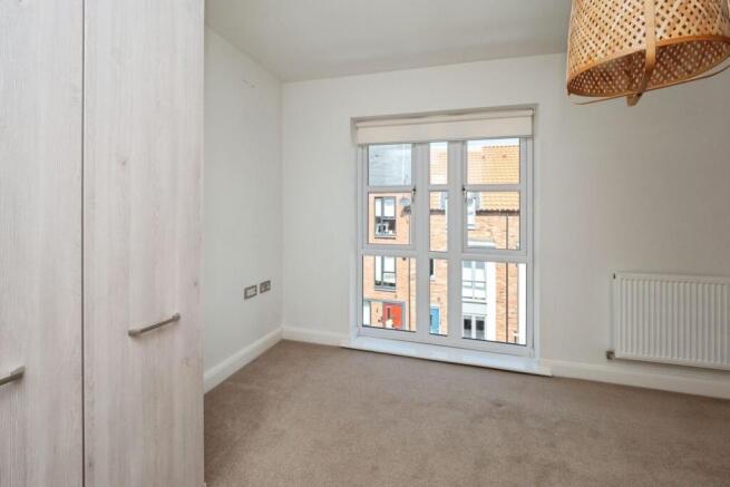 2 bed Flat for sale Image 9
