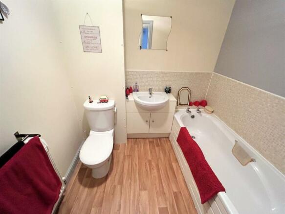 BATHROOM.JPG