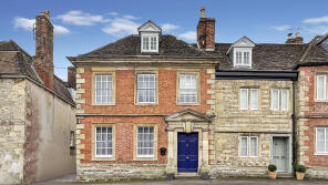 Capel House, Emwell Street, Warminster BA12 8JA