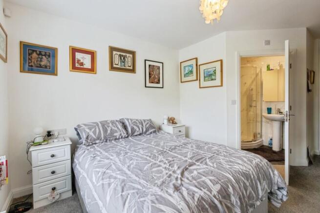 2 bed Flat for sale Image 10
