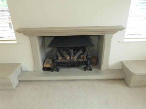 FEATURE FIREPLACE