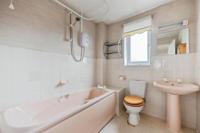 Family Bathroom: