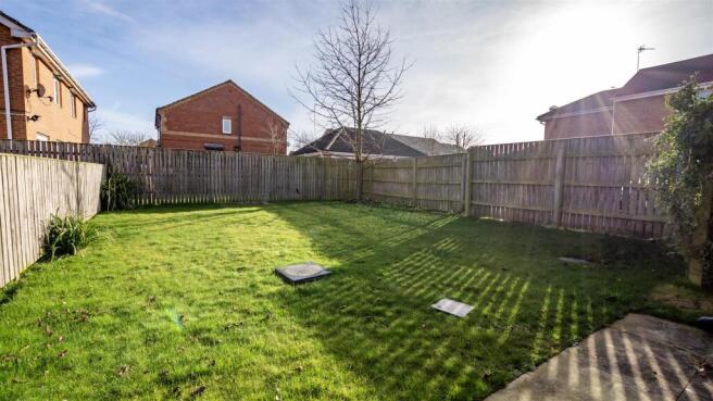3 bed Town House to rent Image 4
