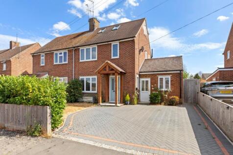 Queens Close, Thame, OX9