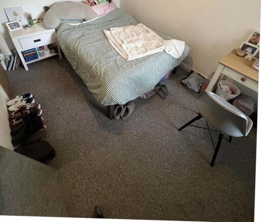 Comfy double bedroom with a dedicated study des...