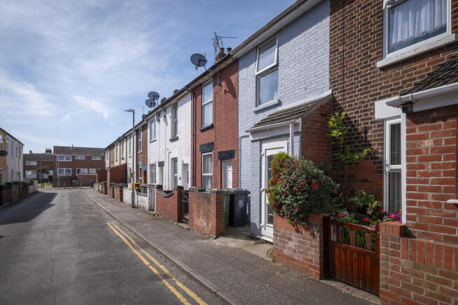 Cobholm Road, Great Yarmouth, Norfolk photo 4