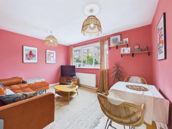 2 bed Apartment for sale Image 6