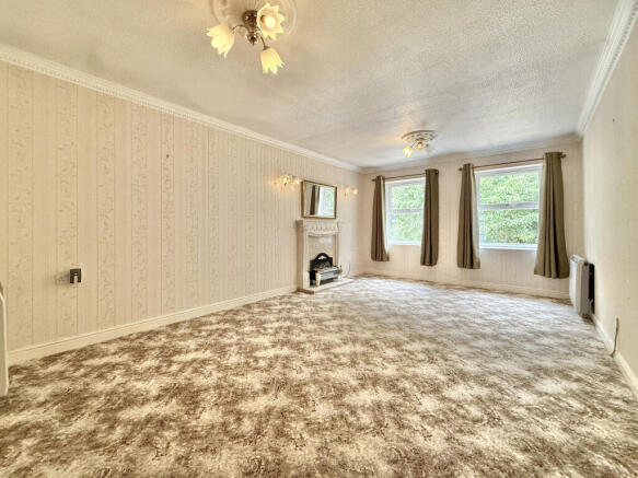 2 bed Flat for sale Image 3