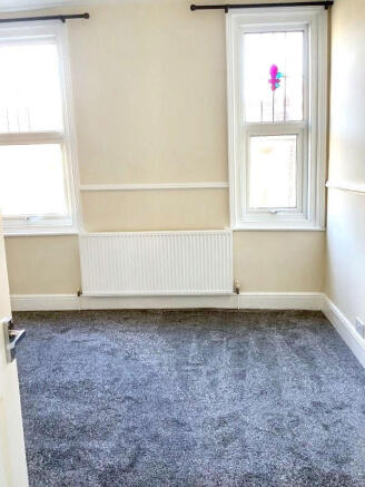 4 bed Terraced for sale Image 11