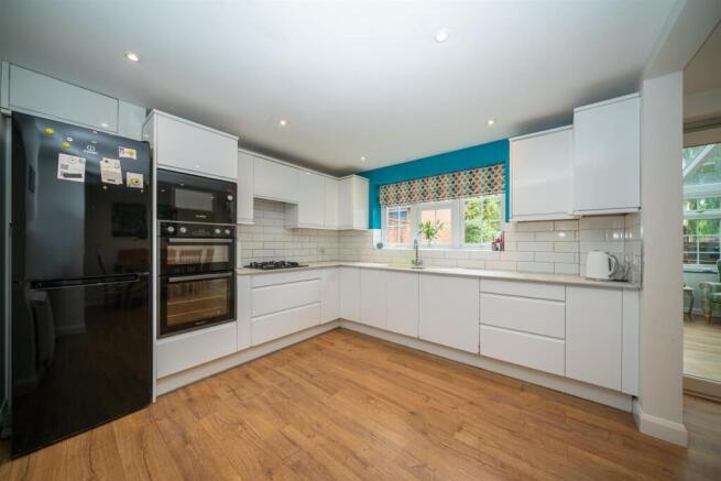 Harlech Road, Abbots Langley photo 4