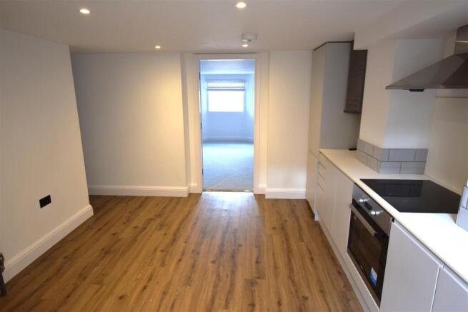 1 bed Flat to rent Image 4