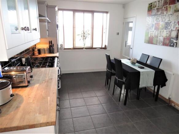 Dining kitchen