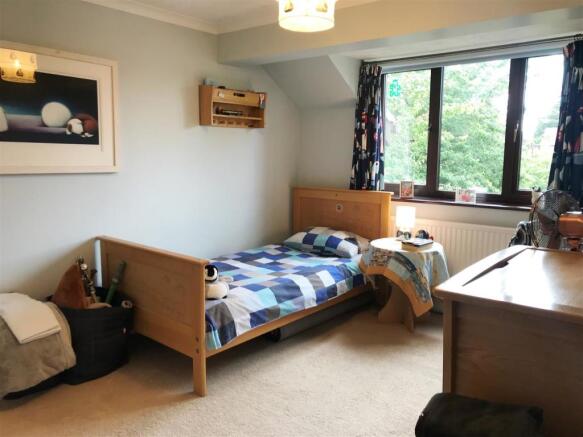 Bed 3.JPG