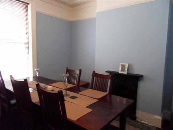 Lounge/Dining Room