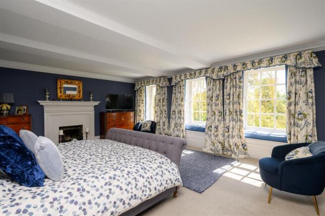 7 bed House for sale Image 12