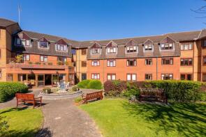 47, Crescent Dale, Shoppenhangers Road, Maidenhead SL6 2PR