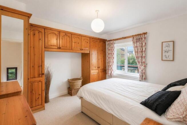 3 bed Semi-Detached for sale Image 8