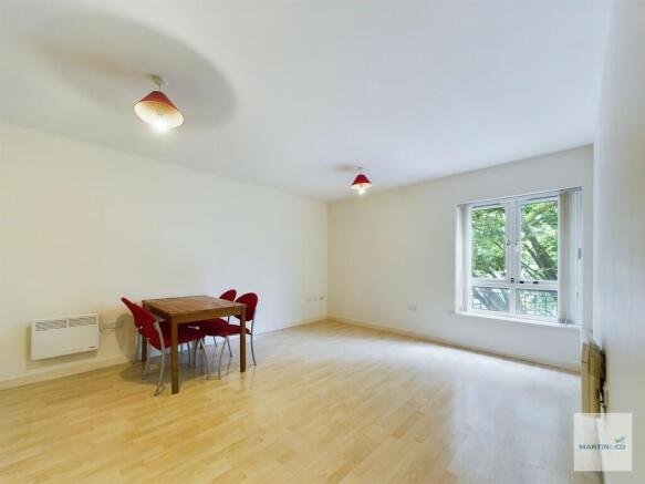 CAM03394G0-PR0144...