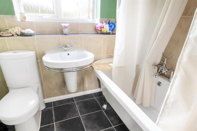 Bathroom.JPG