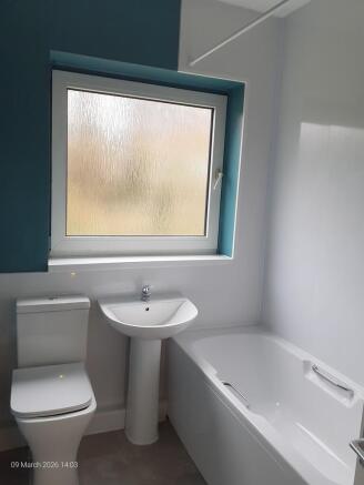 3 bed Terraced to rent Image 4