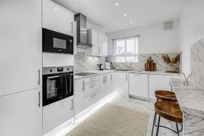 125d, Victoria Way, London SE7 7NX