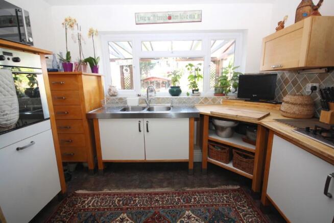 17' Kitchen (3) 