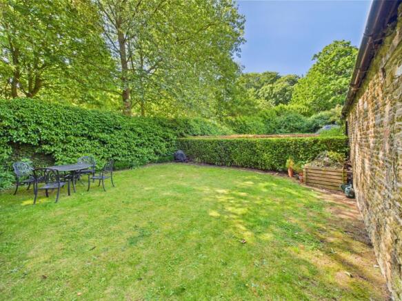 4. CAM04922G0-PR0025-STILL018