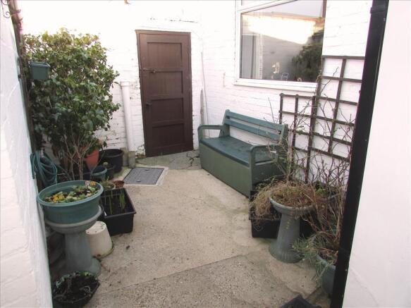 SINGLE GARAGE