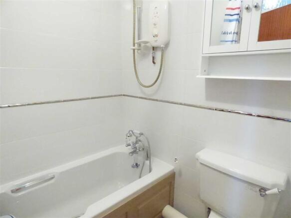 MODERN BATHROOM
