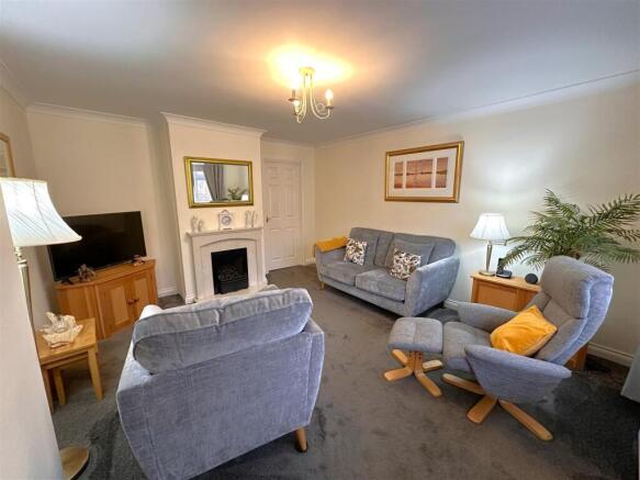 Generous Living Room 002